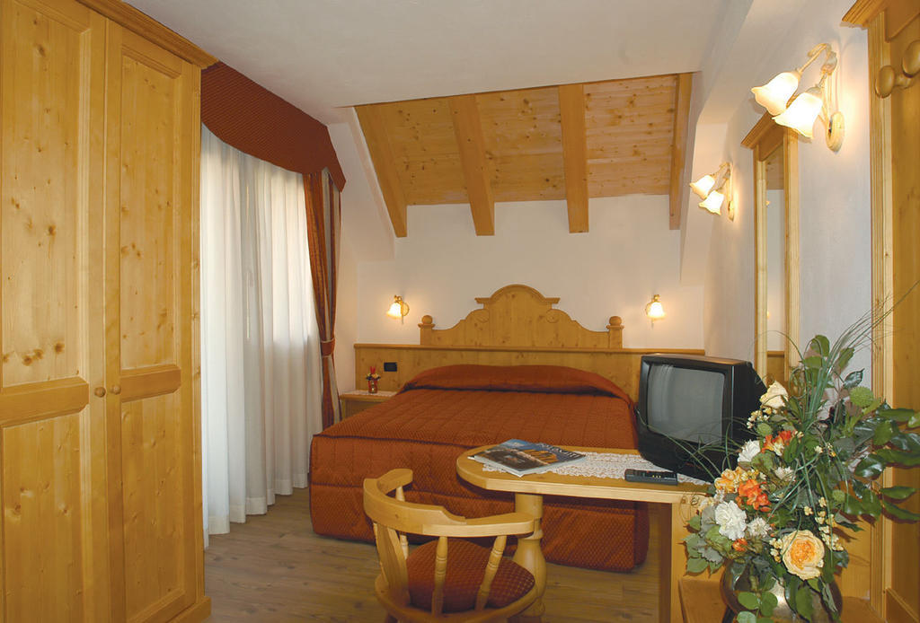 Hotel Rifugio Passo Staulanza Zoldo Alto Zimmer foto